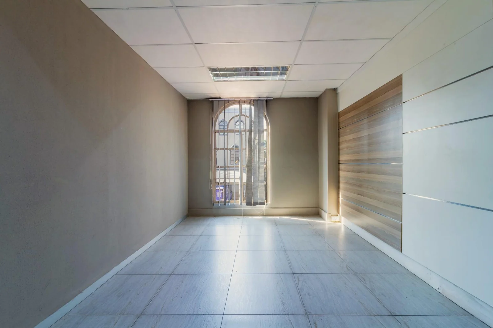 PRIME COMMERCIAL SPACE/ WAREHOUSE AND OFFICES