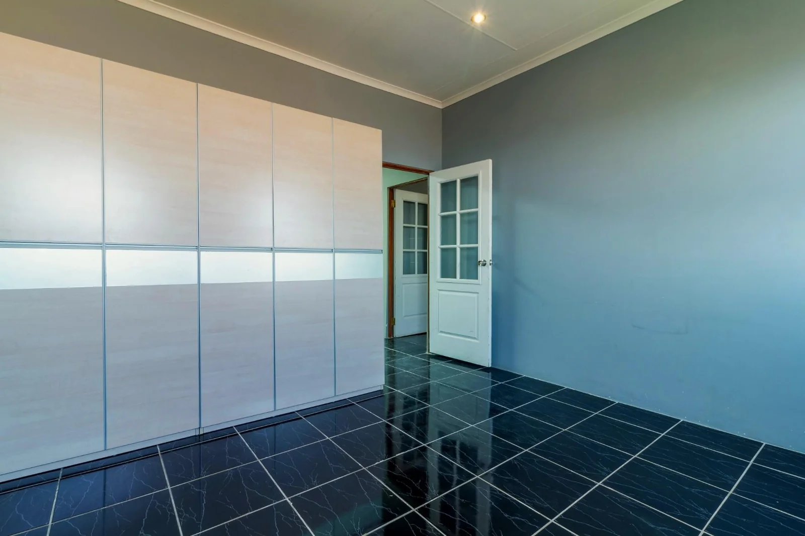 PRIME COMMERCIAL SPACE/ WAREHOUSE AND OFFICES