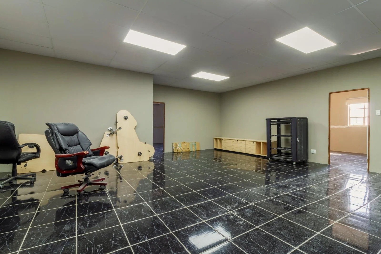 PRIME COMMERCIAL SPACE/ WAREHOUSE AND OFFICES