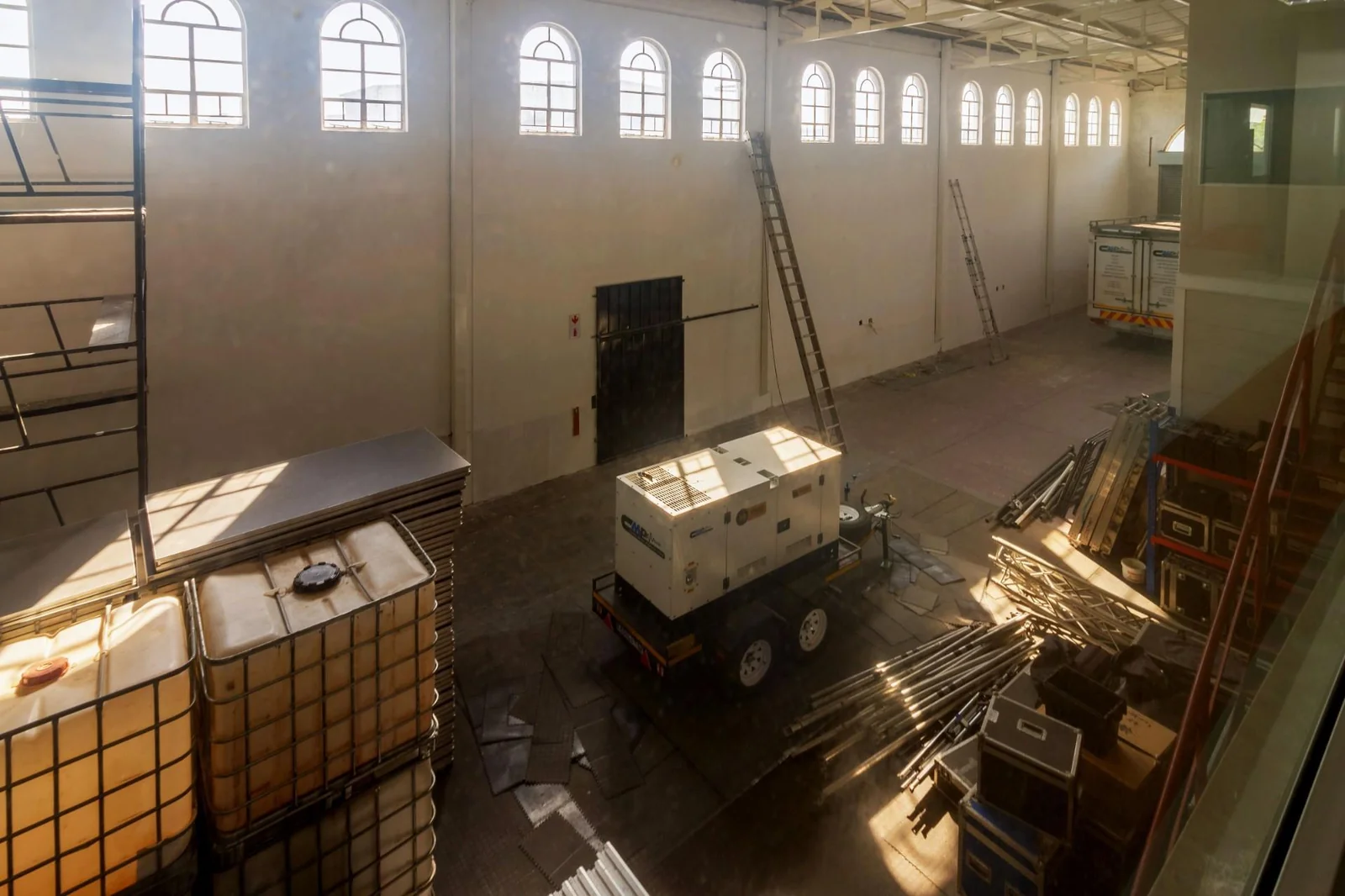 PRIME COMMERCIAL SPACE/ WAREHOUSE AND OFFICES