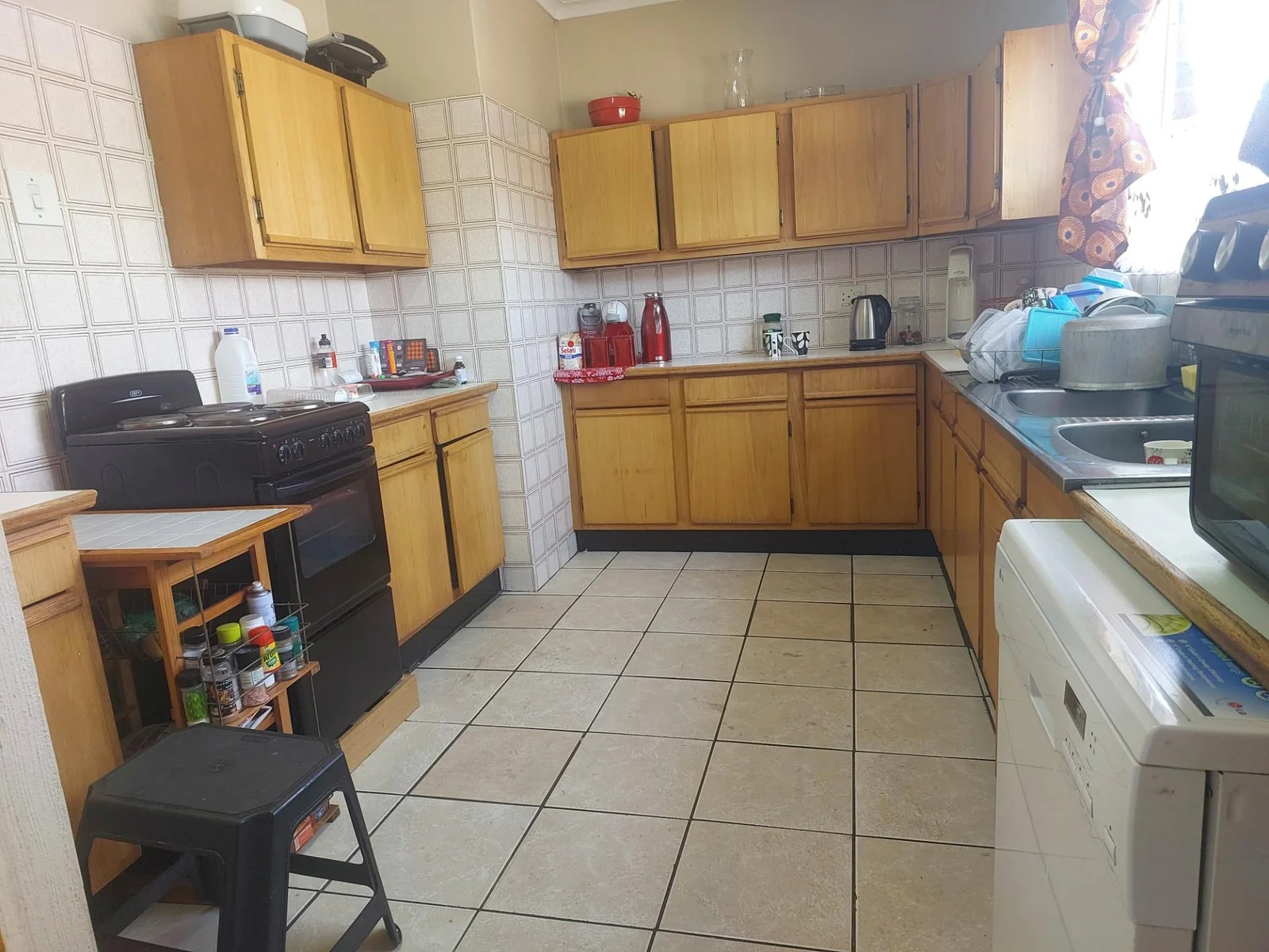 Spacious, well located at an absolute bargain price town house for sale in Three Rivers.