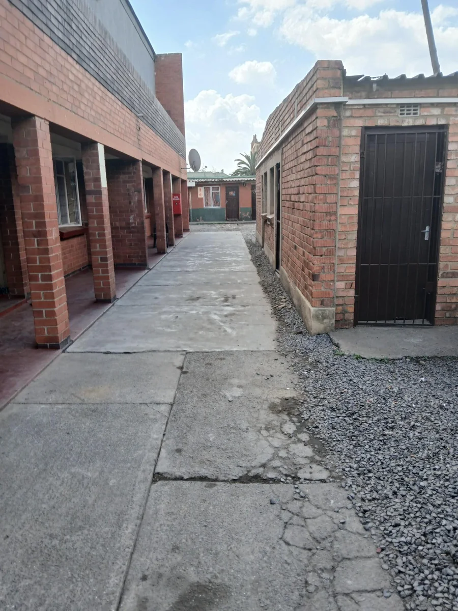 DRASTIC PRICE REDUCE! Block Of FLATS. Bedrooms --- Total 27!<br/>                            VEREENIGING CENTRAL.
