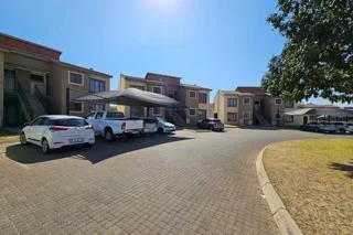 LOVELY TWO BEDROOM GROUND FLOOR APARTMENT 4 SALE IN MONTANA!