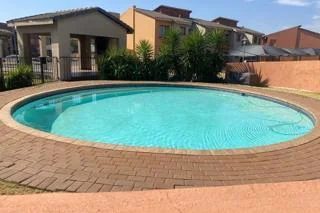 LOVELY TWO BEDROOM GROUND FLOOR APARTMENT 4 SALE IN MONTANA!