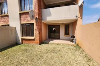 LOVELY TWO BEDROOM GROUND FLOOR APARTMENT 4 SALE IN MONTANA!