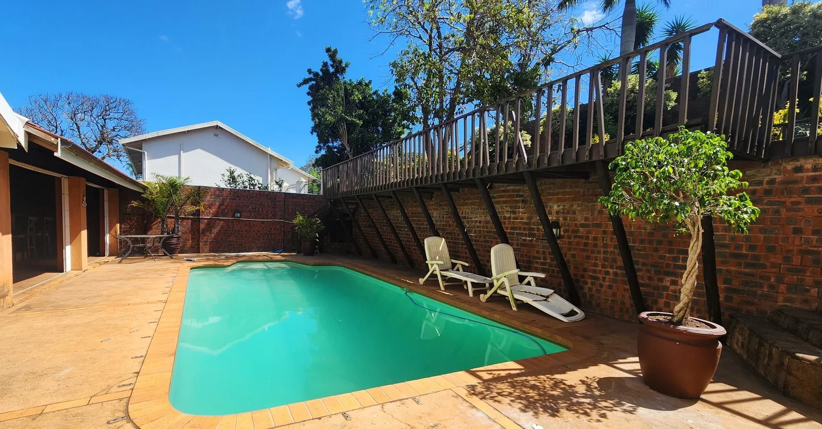 6 bedroom home in Panorama