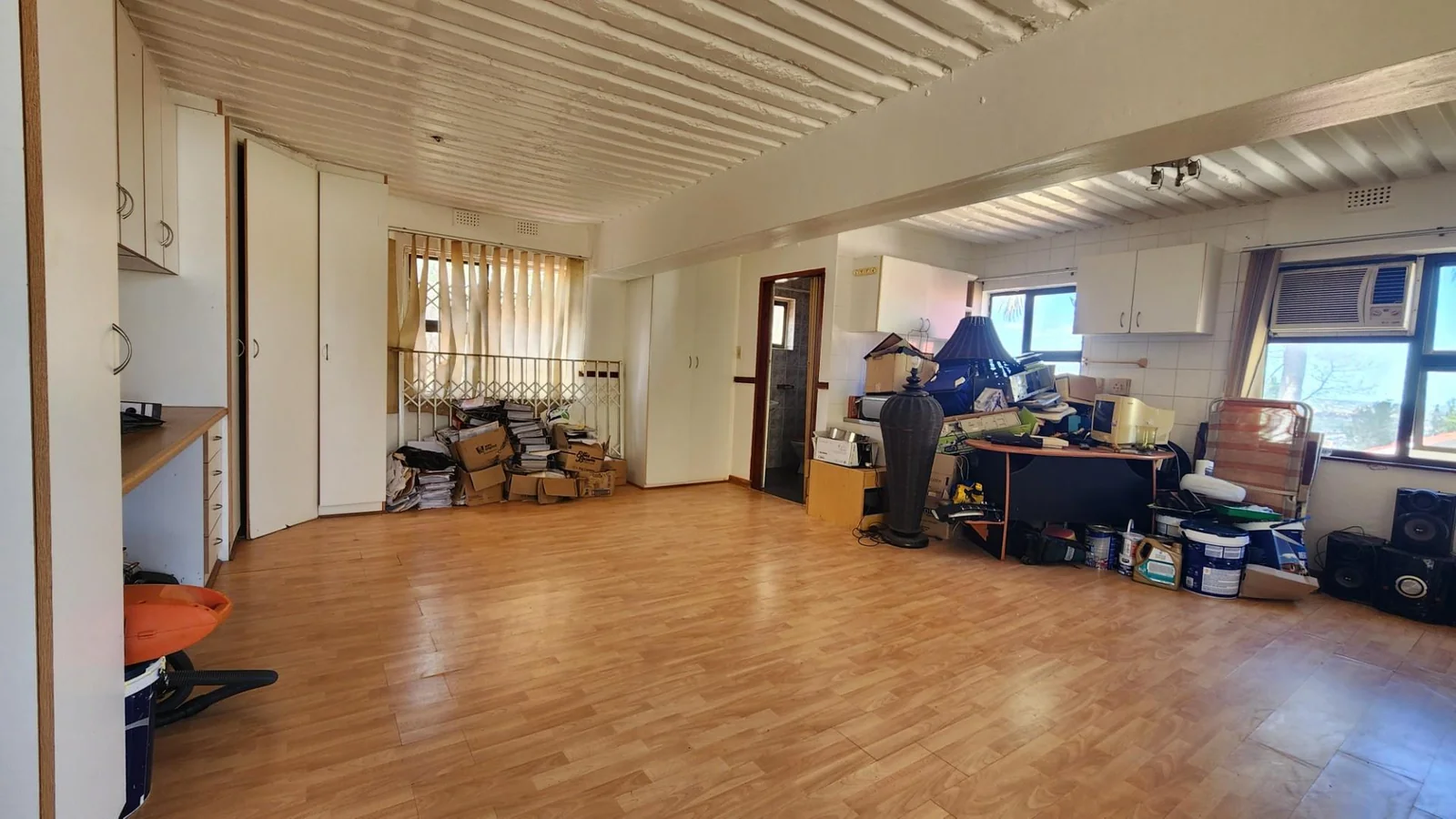 6 bedroom home in Panorama