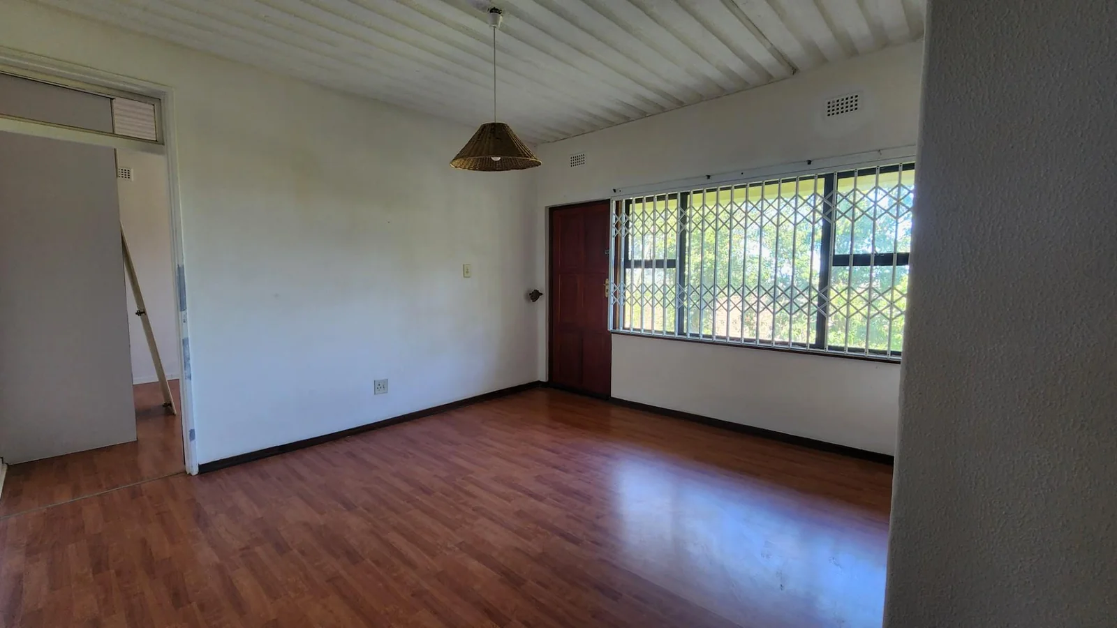 6 bedroom home in Panorama