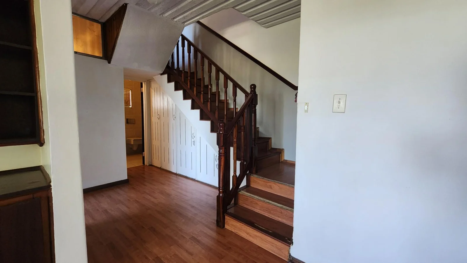 6 bedroom home in Panorama