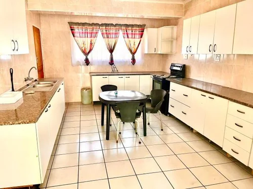 Croydon, Kempton Park