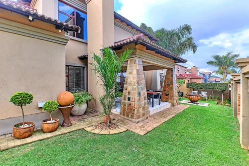 1 Furrow, Ruimsig, Roodepoort