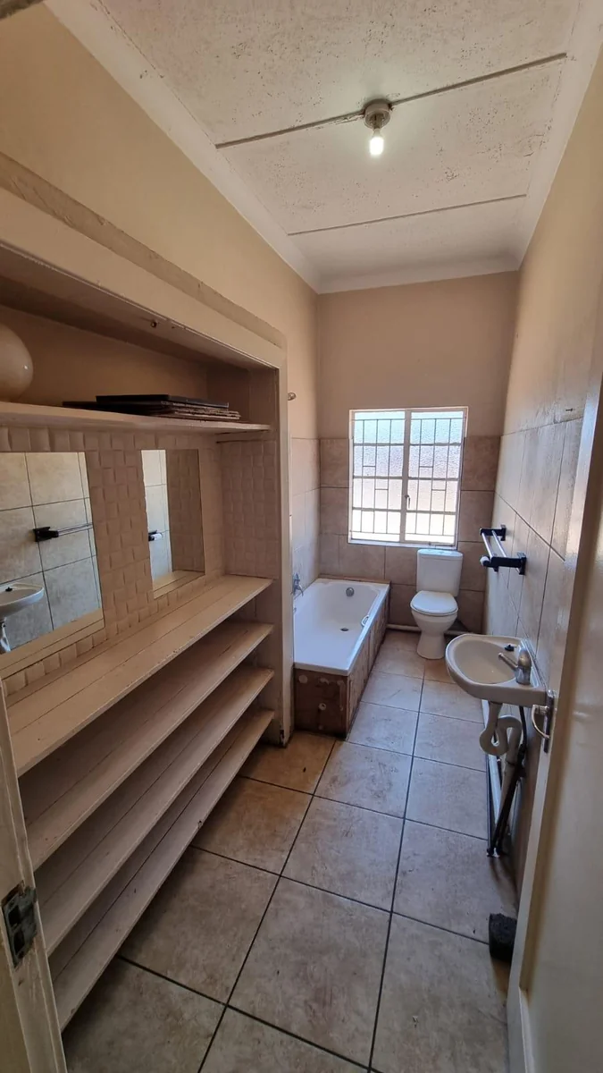 1 bedroom Bachelor Flat in Postmasburg