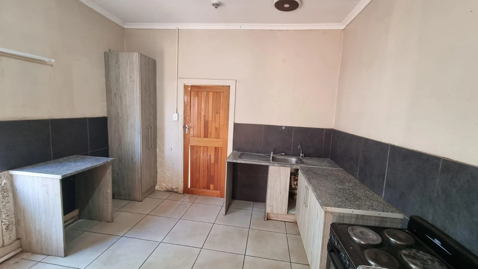 1 bedroom Bachelor Flat in Postmasburg