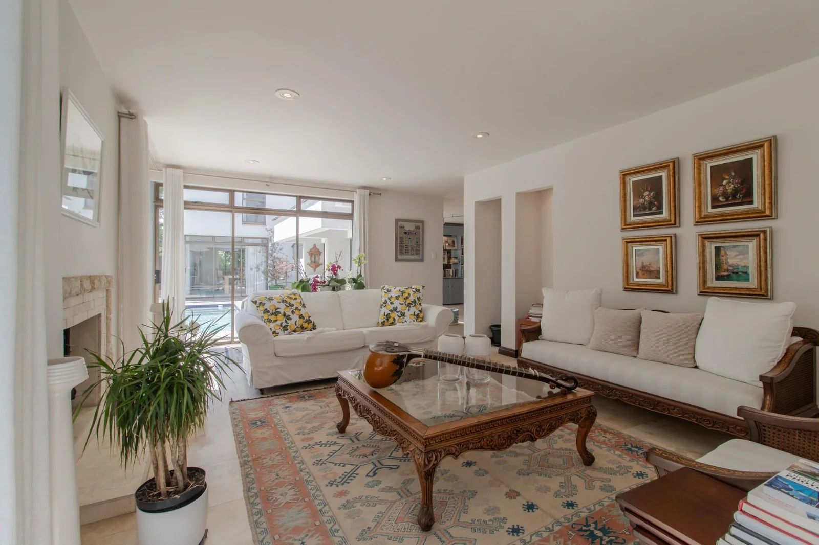 MODERN LUXURY MEETS NATURE: A UNIQUE PROPERTY