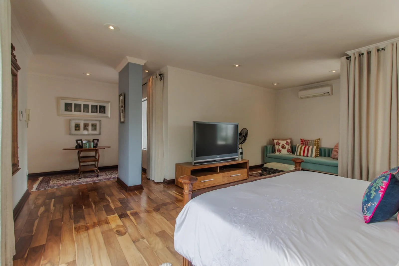 MODERN LUXURY MEETS NATURE: A UNIQUE PROPERTY