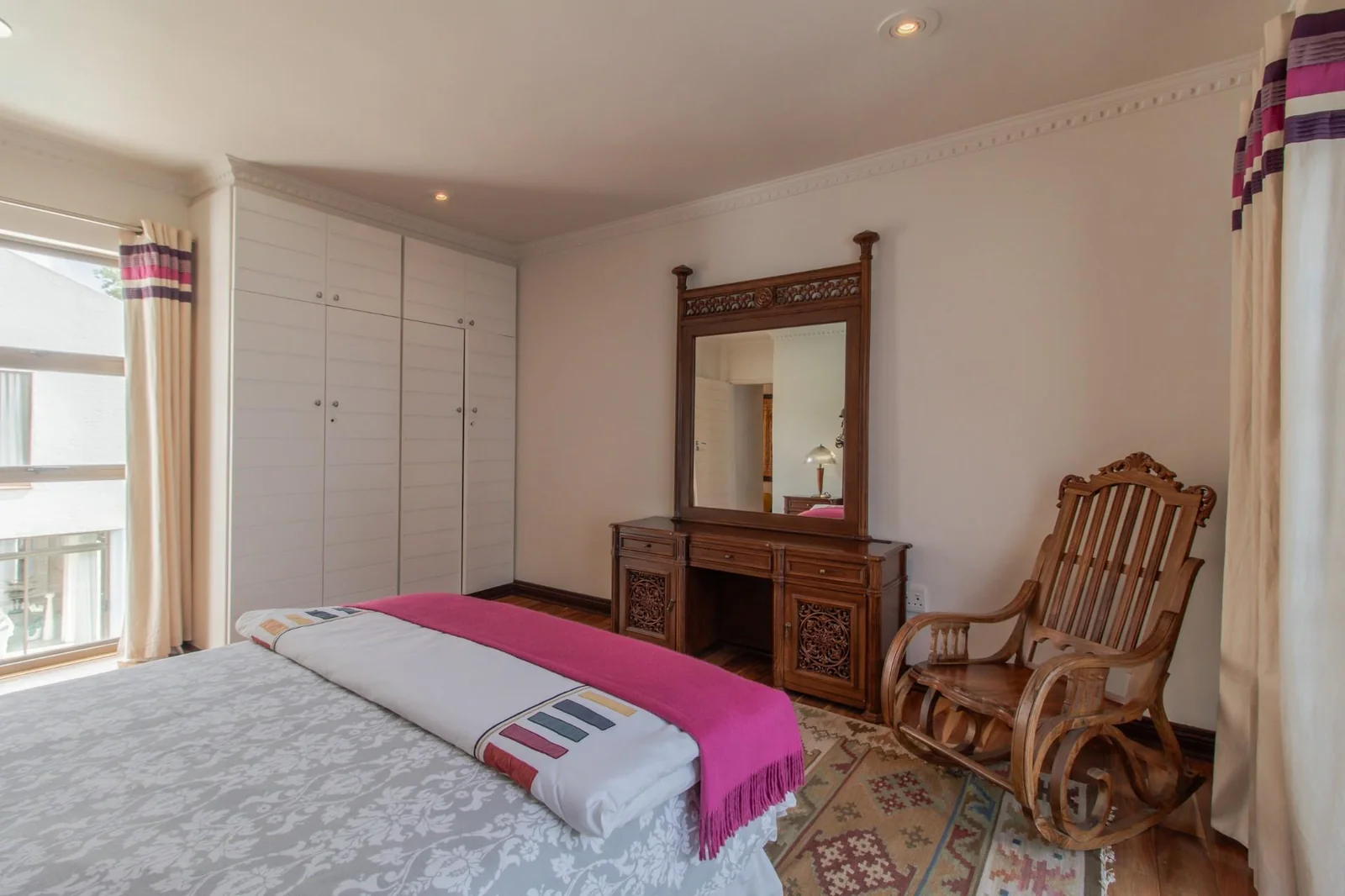 MODERN LUXURY MEETS NATURE: A UNIQUE PROPERTY