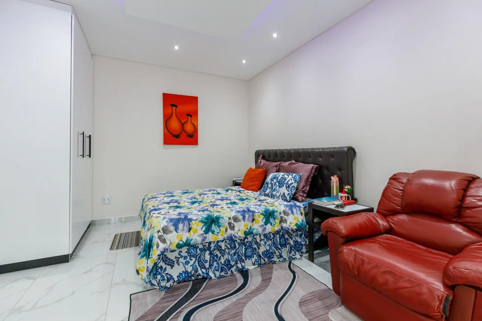 House in Durban North - 5 Bedrooms & 5 En-Suites