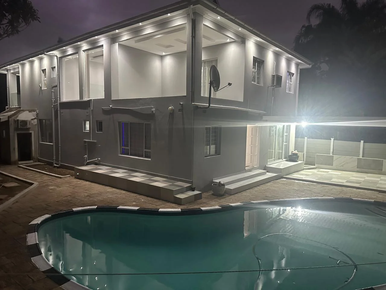 House in Durban North - 5 Bedrooms & 5 En-Suites