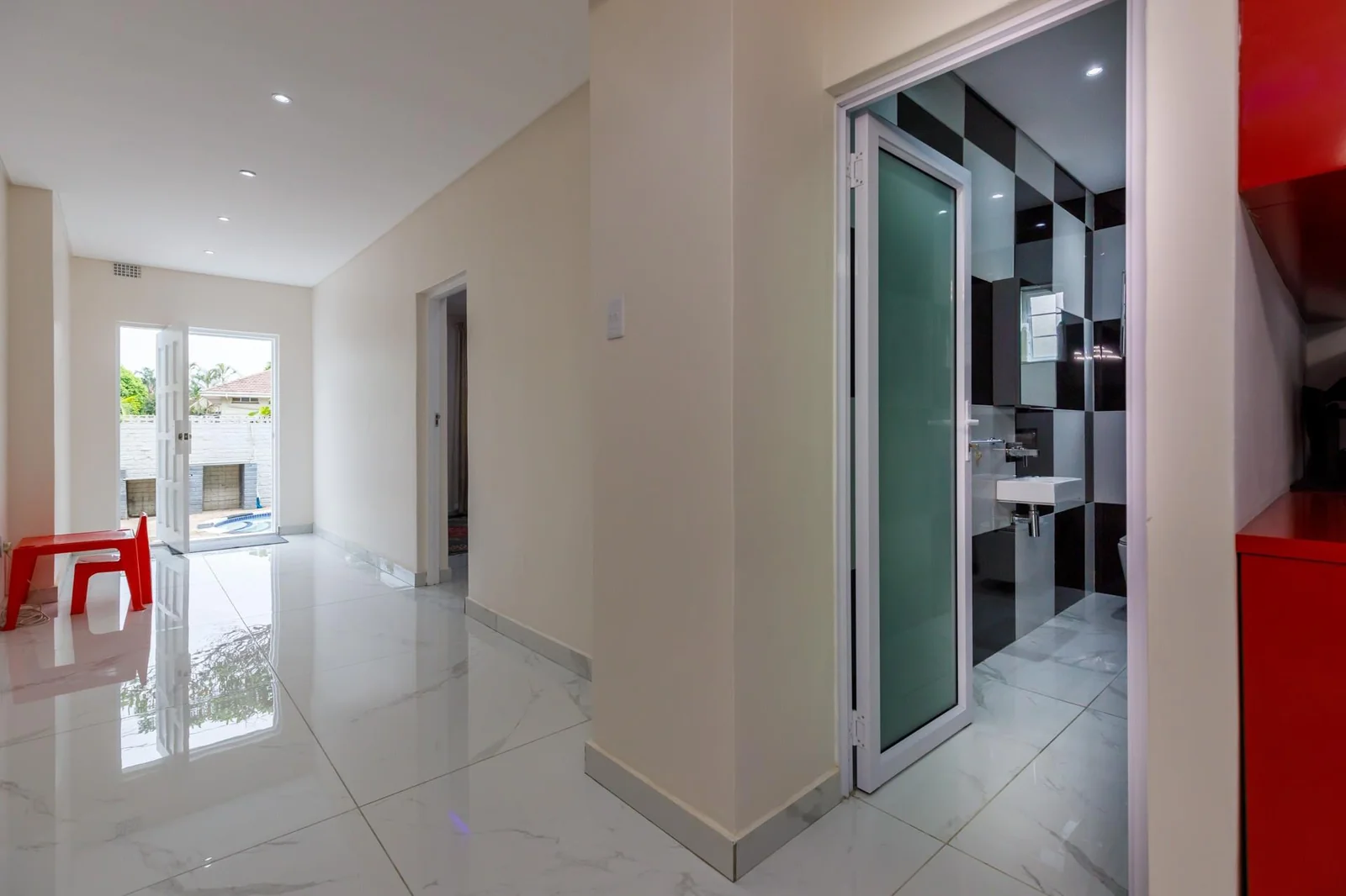 House in Durban North - 5 Bedrooms & 5 En-Suites