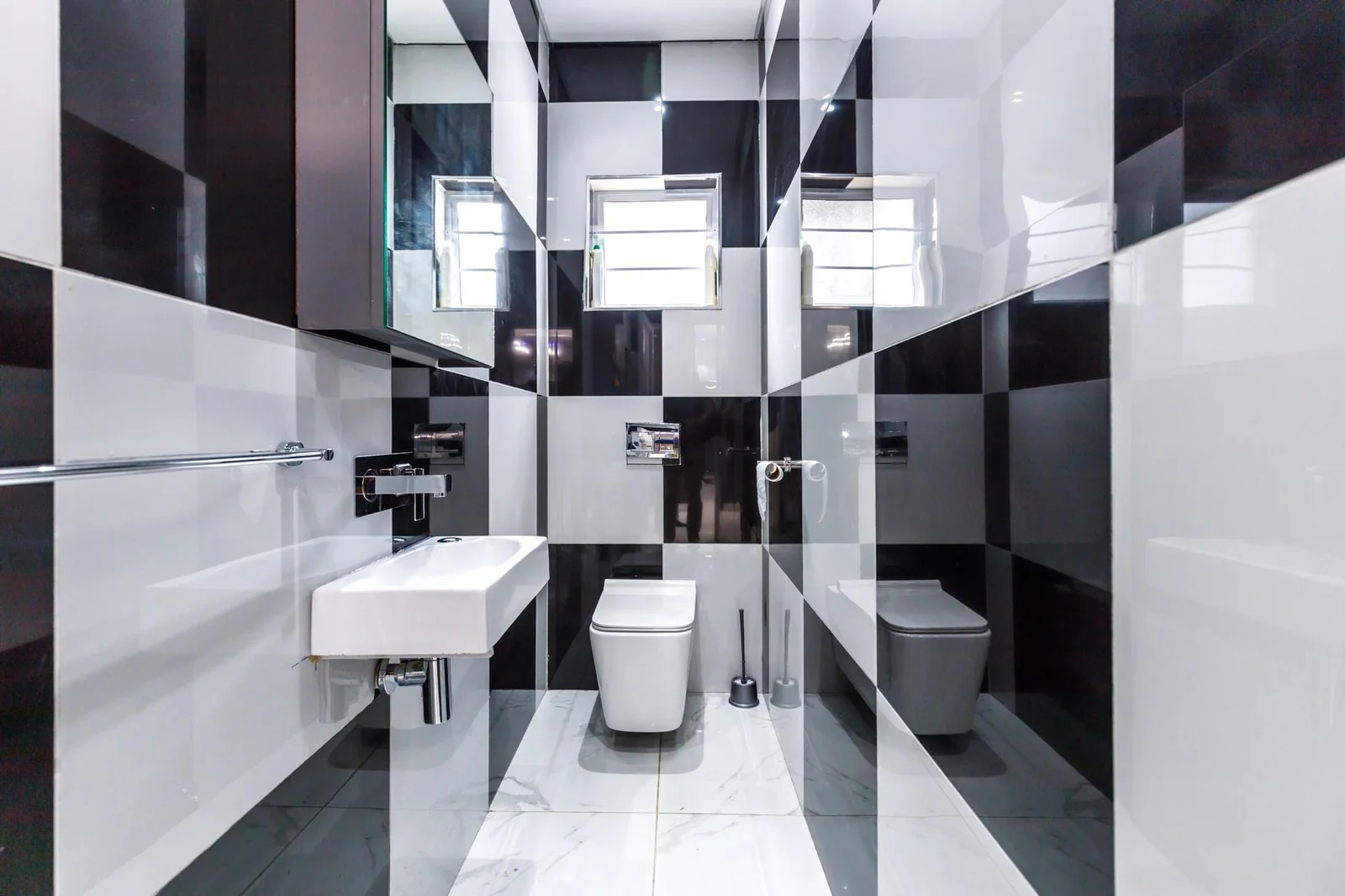 House in Durban North - 5 Bedrooms & 5 En-Suites