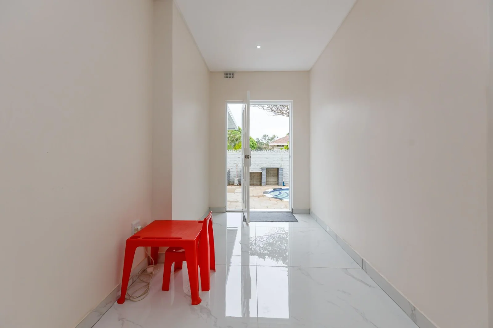 House in Durban North - 5 Bedrooms & 5 En-Suites