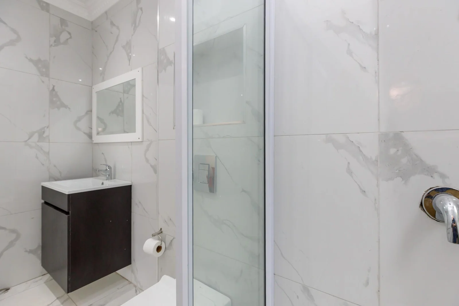 House in Durban North - 5 Bedrooms & 5 En-Suites