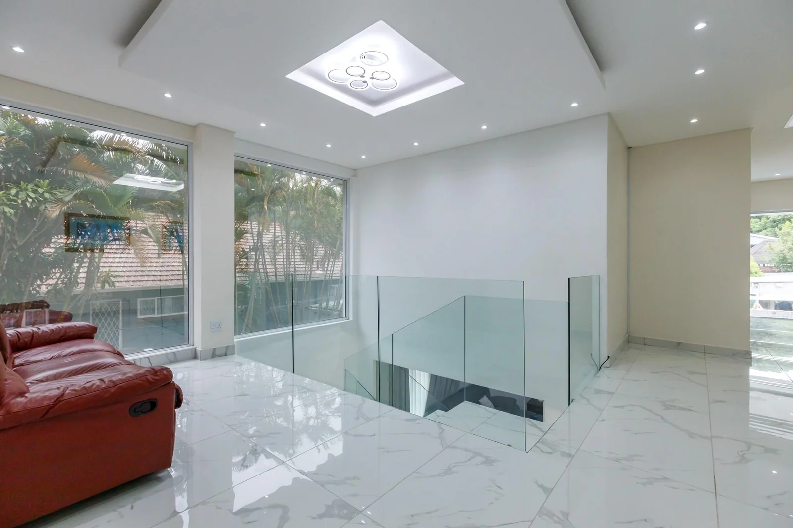 House in Durban North - 5 Bedrooms & 5 En-Suites