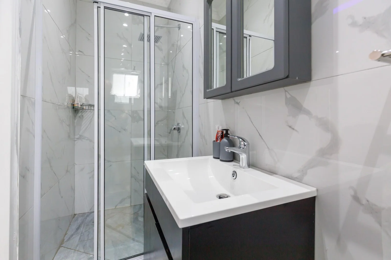 House in Durban North - 5 Bedrooms & 5 En-Suites