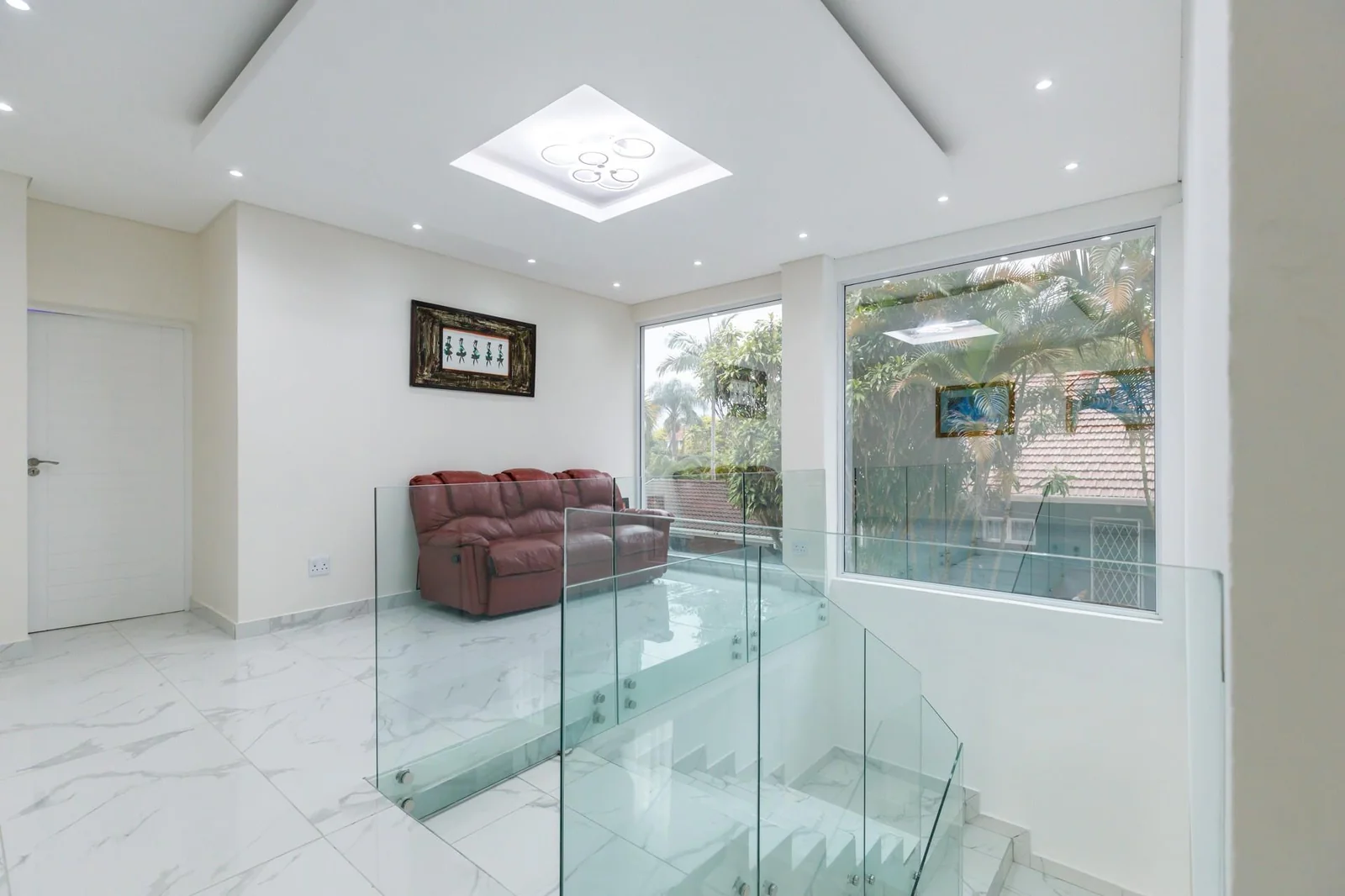 House in Durban North - 5 Bedrooms & 5 En-Suites