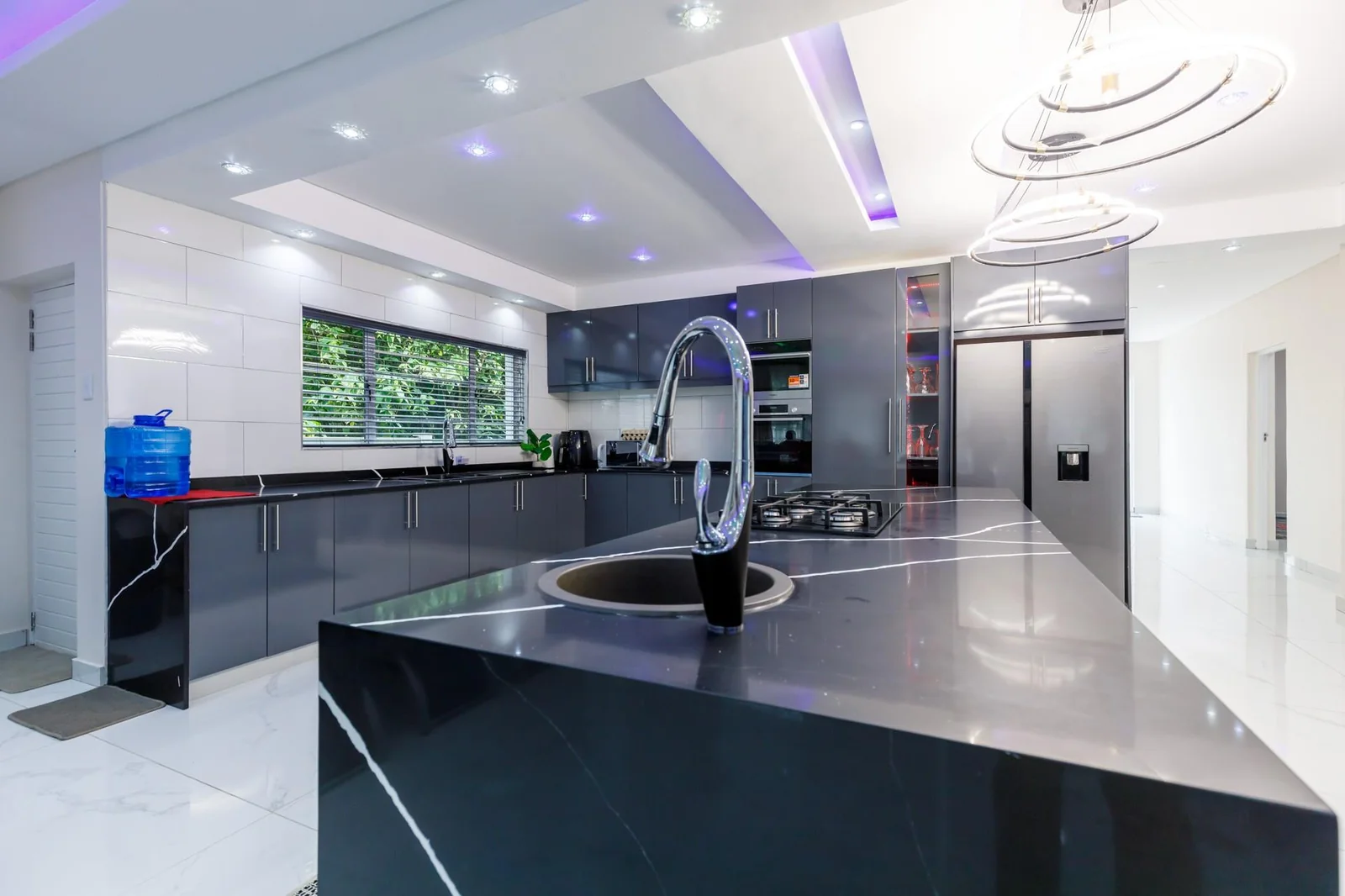 House in Durban North - 5 Bedrooms & 5 En-Suites