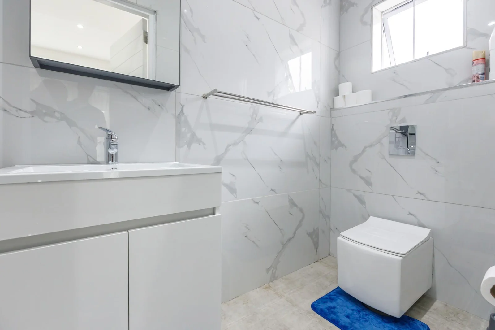 House in Durban North - 5 Bedrooms & 5 En-Suites