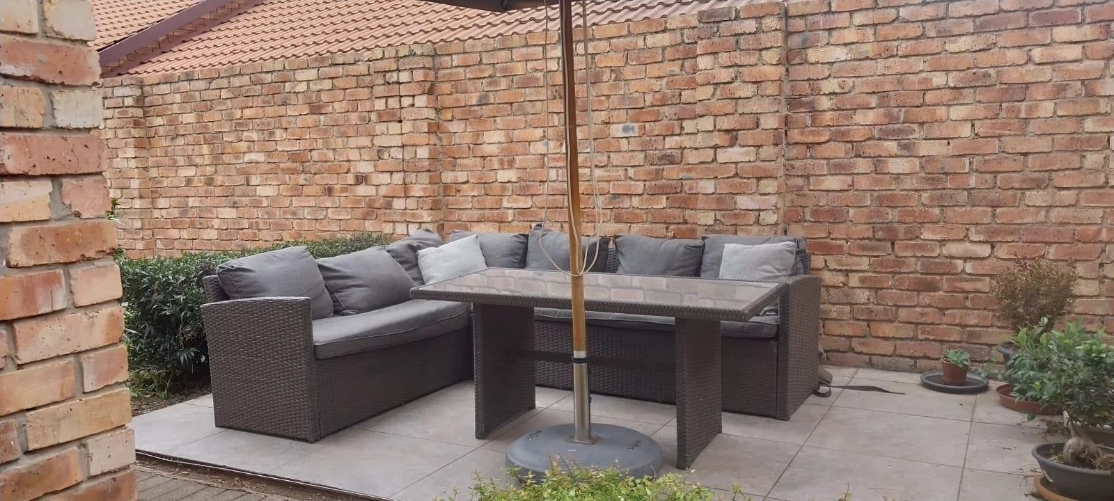 2 beds 2 baths, lock up Garage- Simplex for Sale