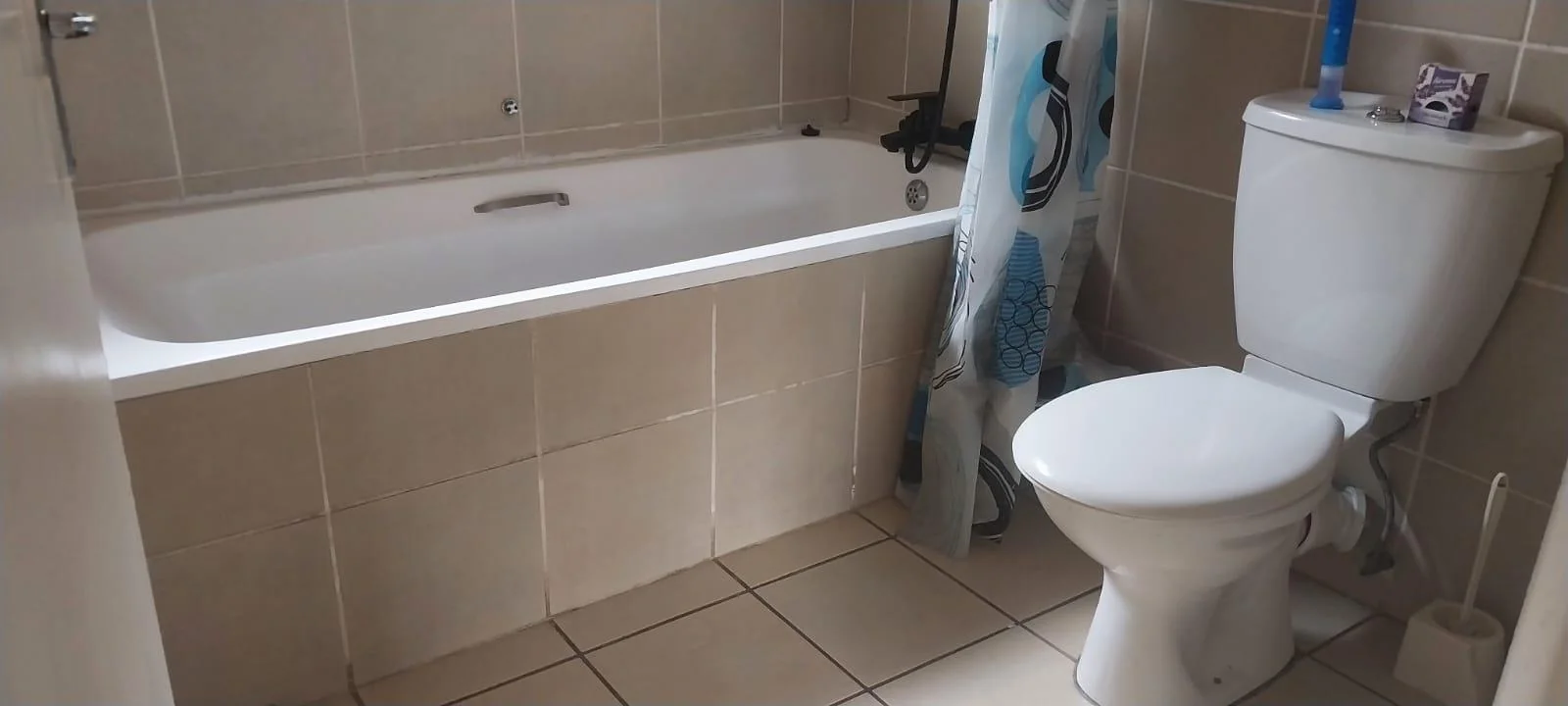 2 beds 2 baths, lock up Garage- Simplex for Sale