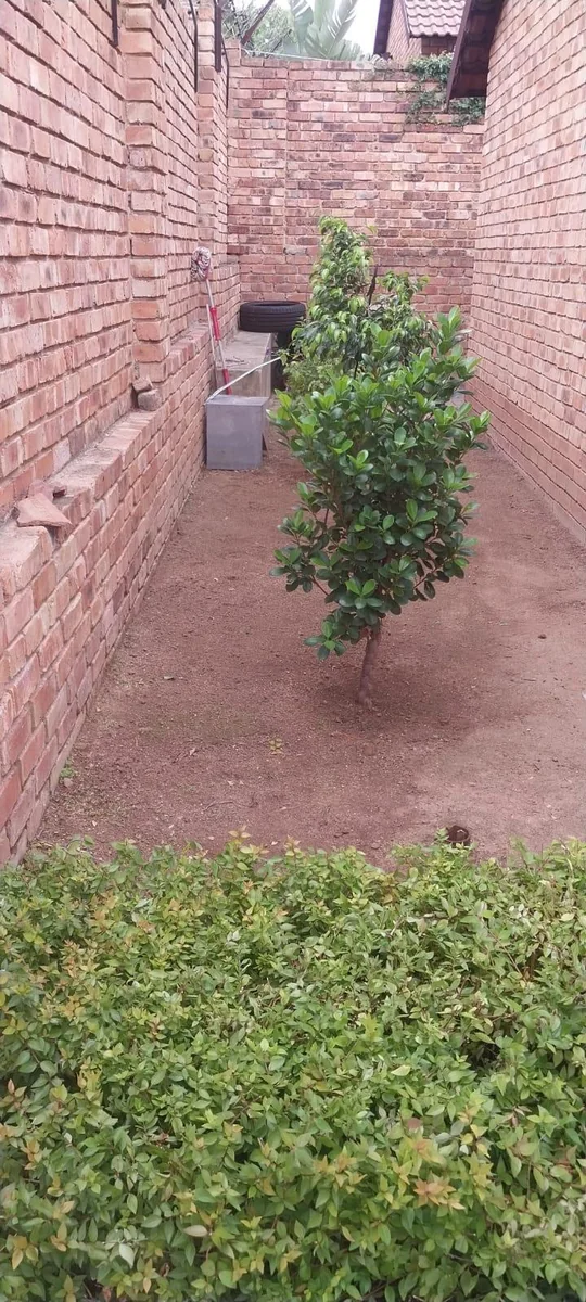 2 beds 2 baths, lock up Garage- Simplex for Sale