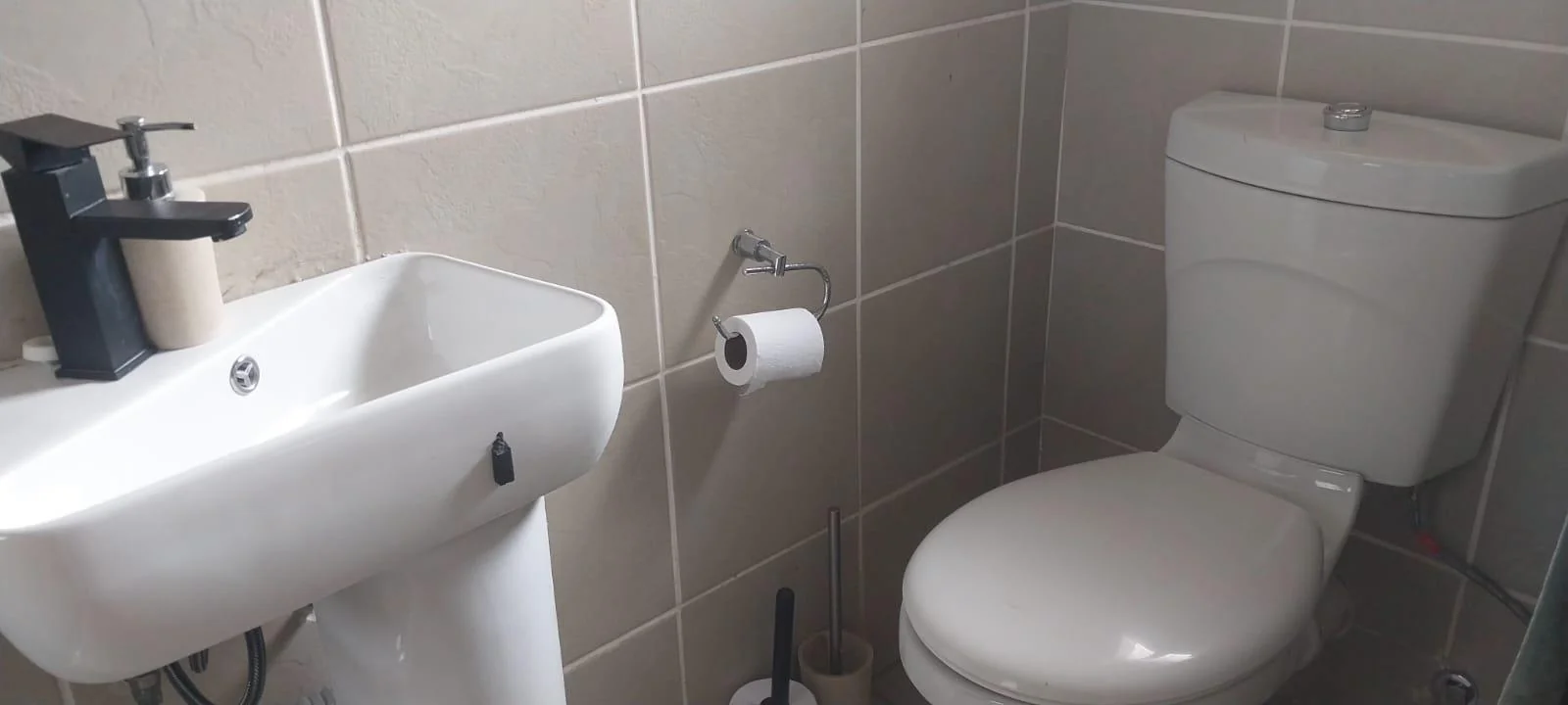 2 beds 2 baths, lock up Garage- Simplex for Sale