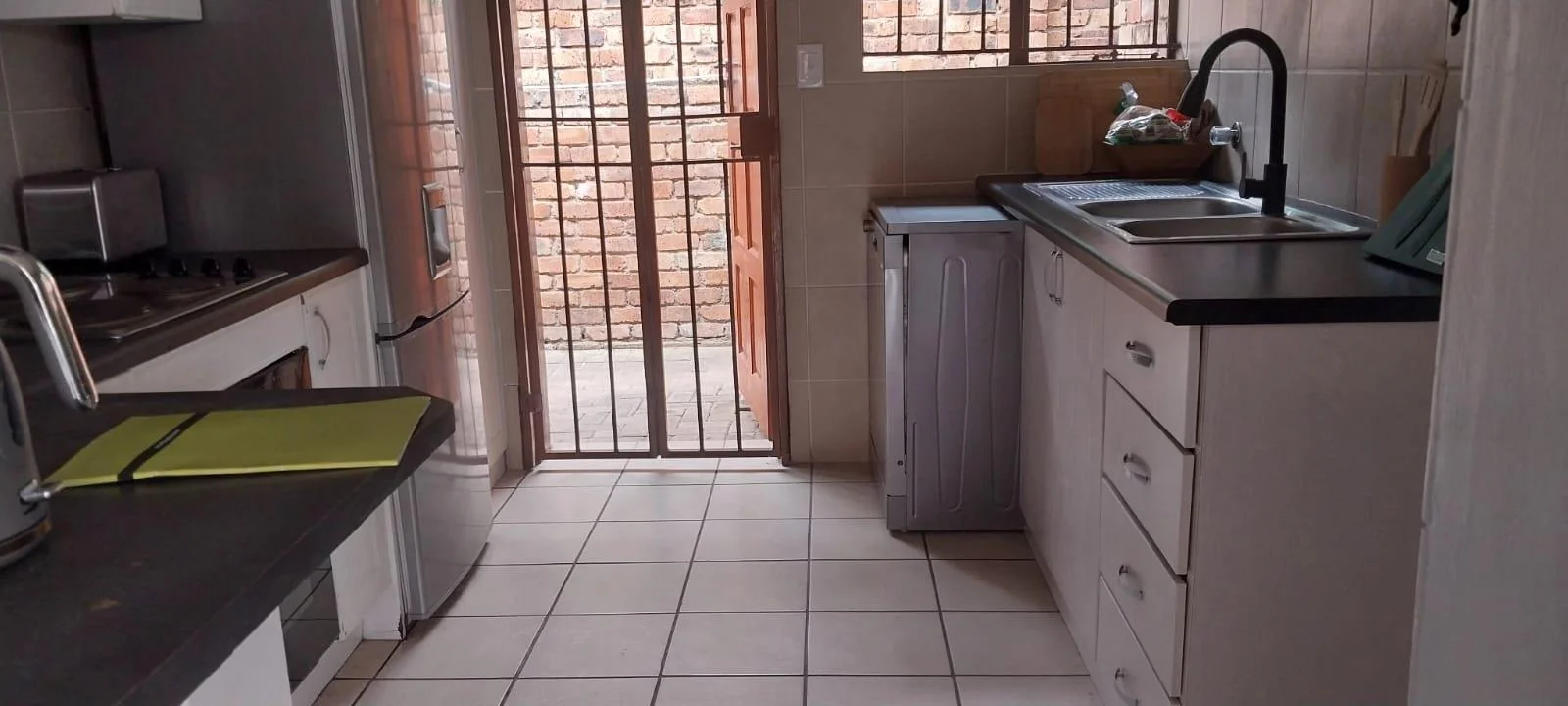 2 beds 2 baths, lock up Garage- Simplex for Sale