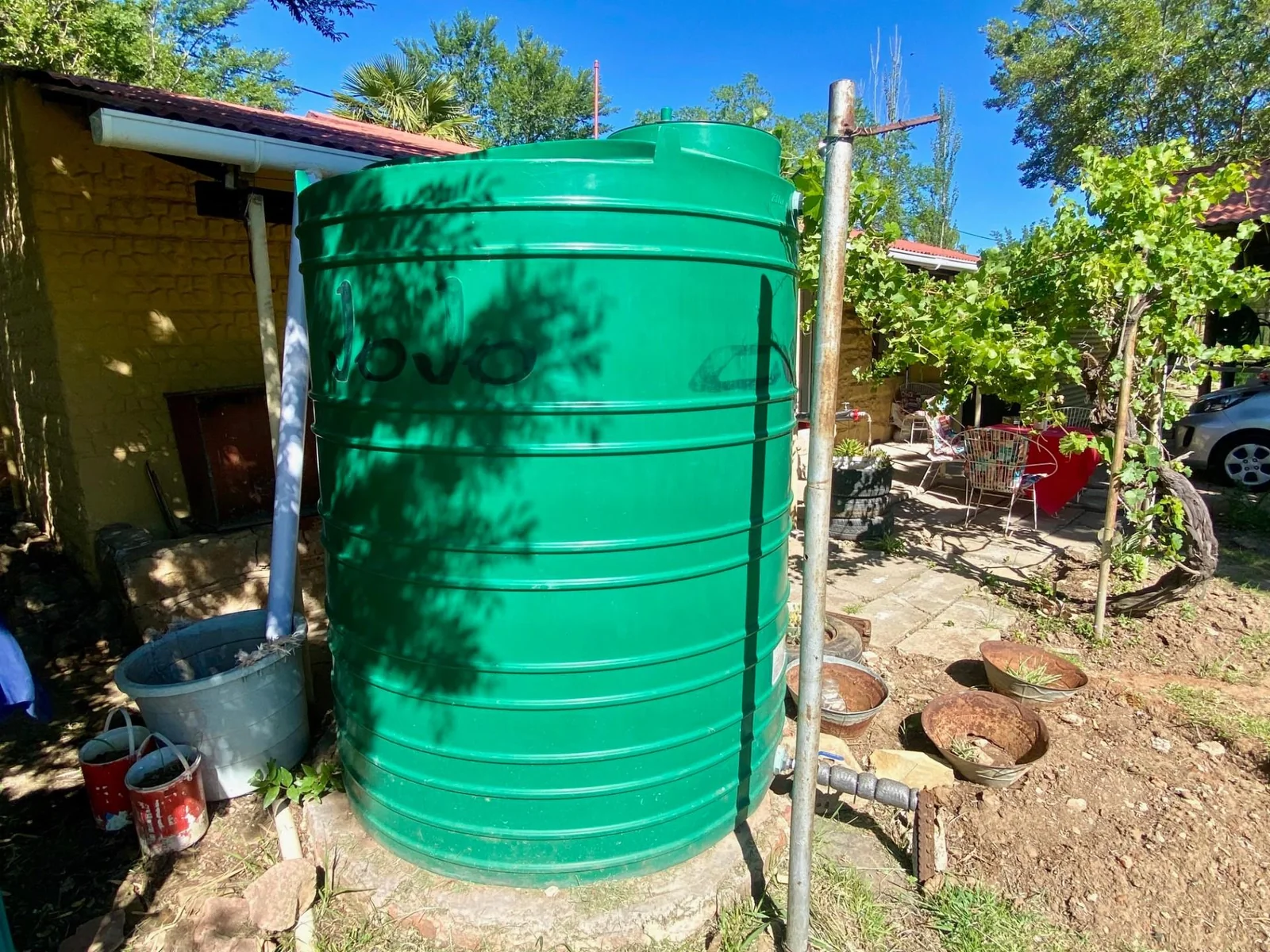 <br/>Cosy sandstone property with a well maintained garden and Watertank!<br/>