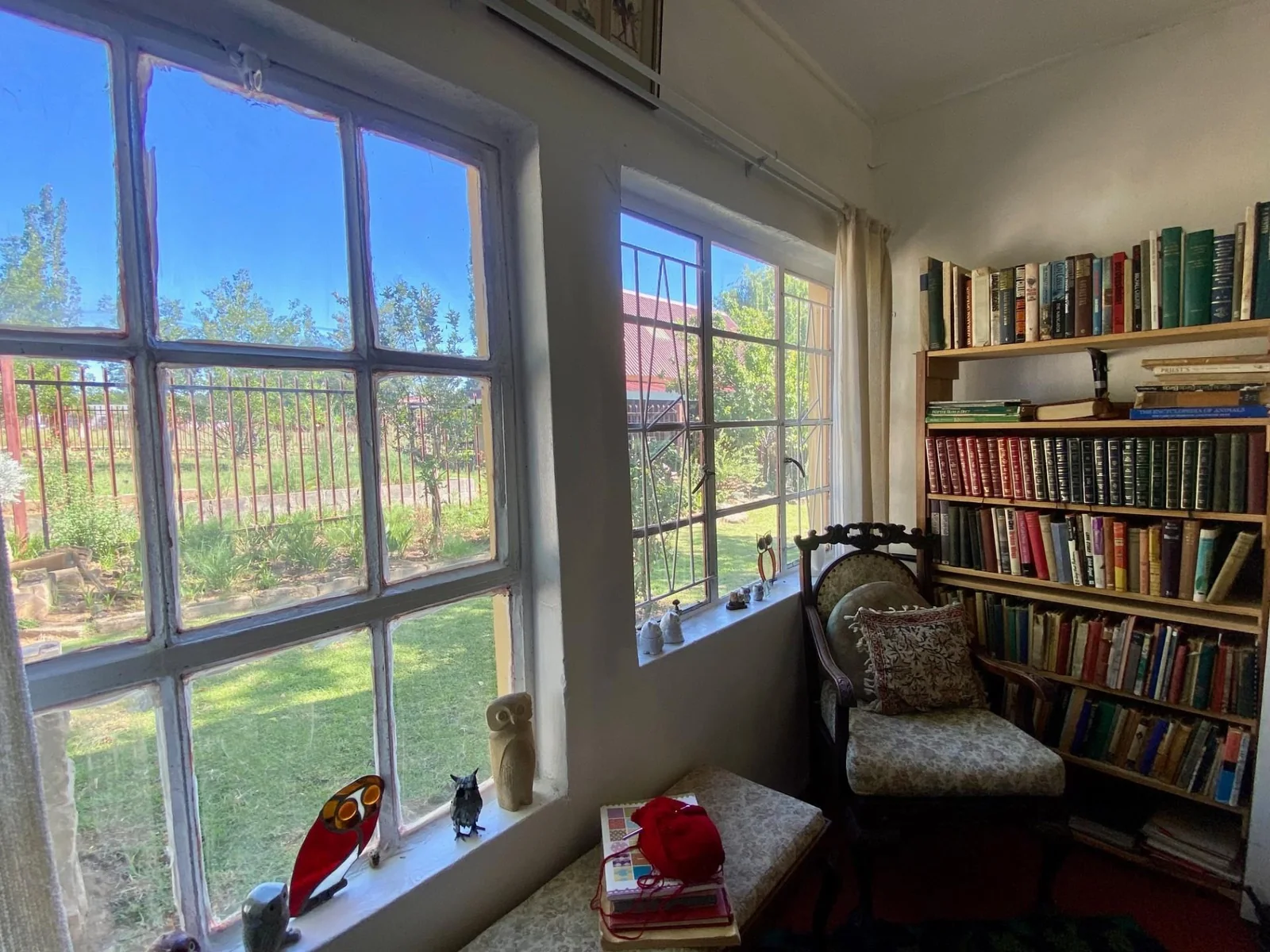 <br/>Cosy sandstone property with a well maintained garden and Watertank!<br/>