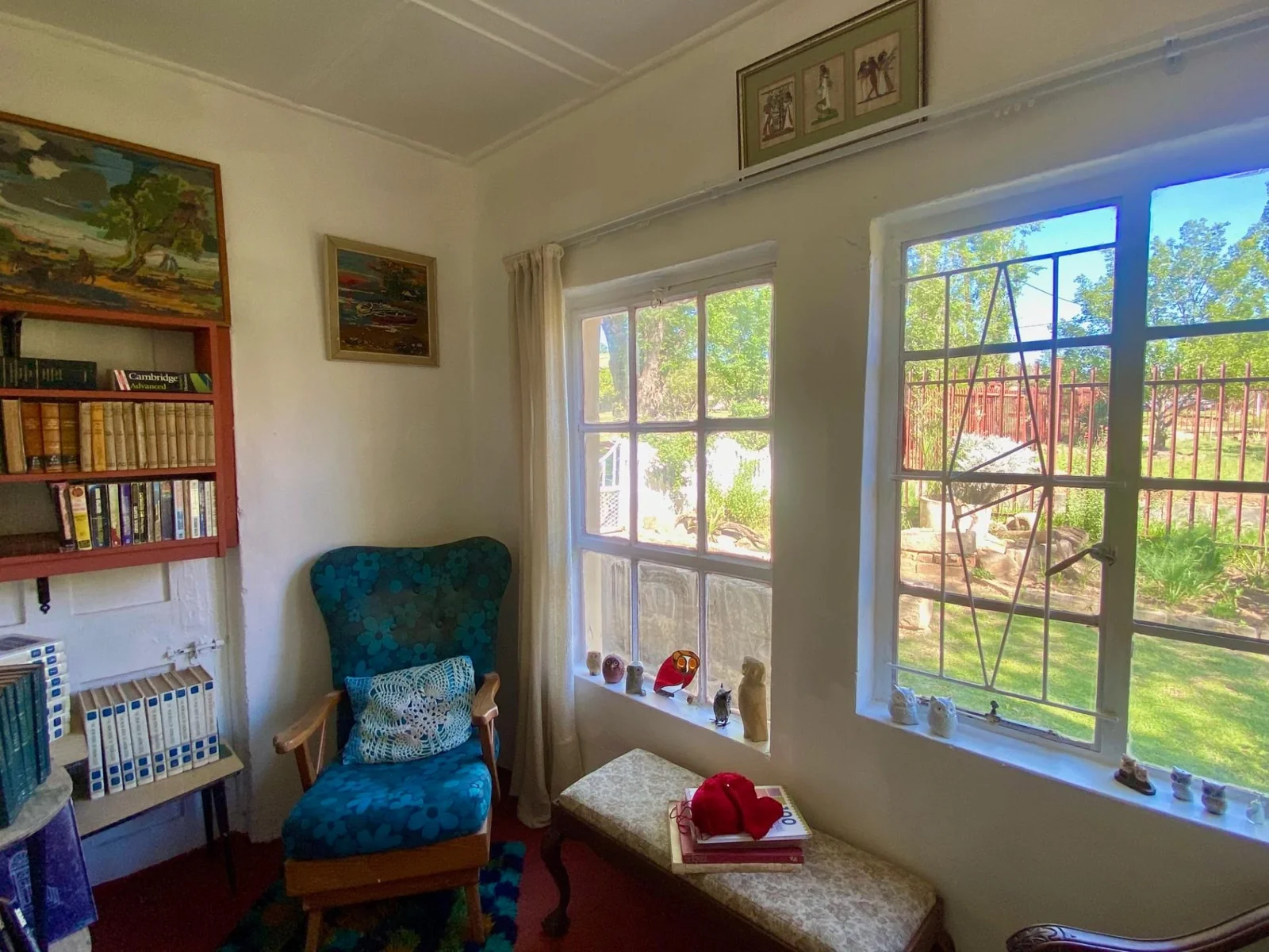 <br/>Cosy sandstone property with a well maintained garden and Watertank!<br/>