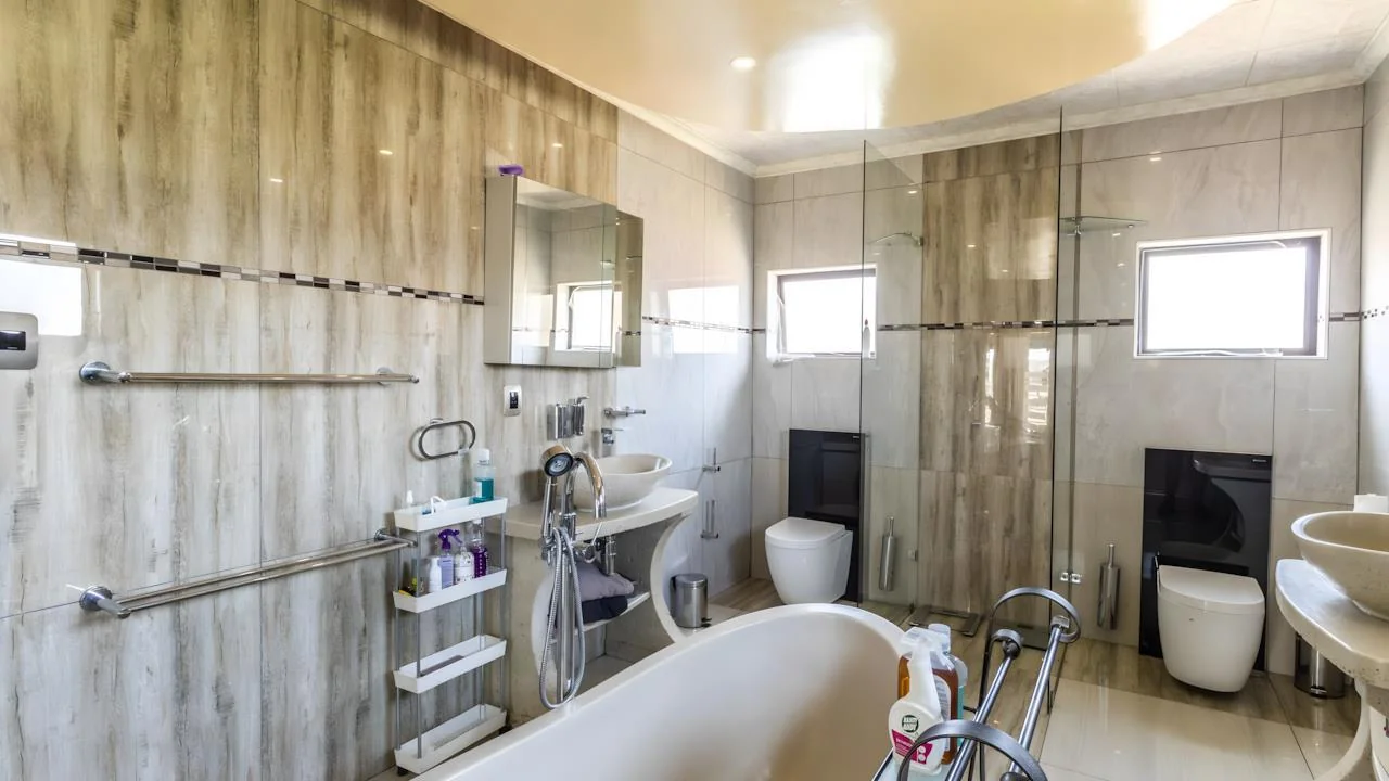 Grand 5-Bedroom Luxury Home in Blue Valley Golf Estate – Hotel-Inspired Living with Pool, Cinema & Pyjama Lounge