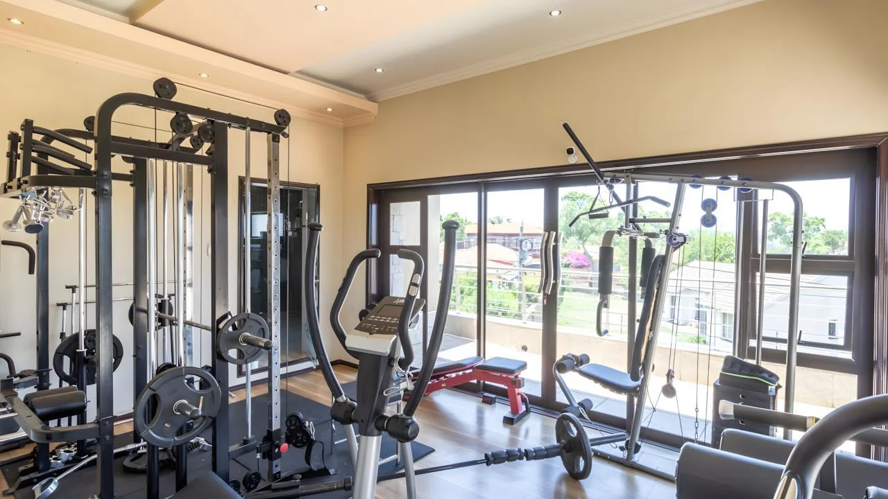 Grand 5-Bedroom Luxury Home in Blue Valley Golf Estate – Hotel-Inspired Living with Pool, Cinema & Pyjama Lounge