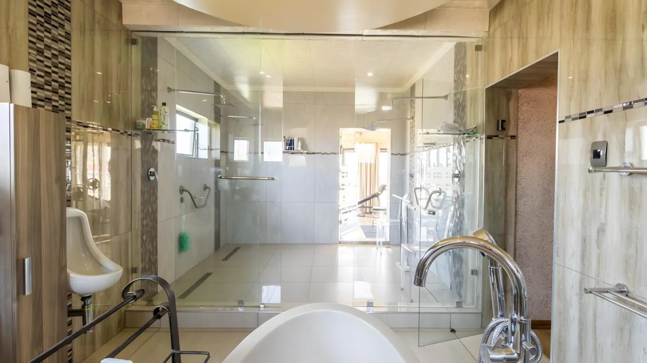 Grand 5-Bedroom Luxury Home in Blue Valley Golf Estate – Hotel-Inspired Living with Pool, Cinema & Pyjama Lounge