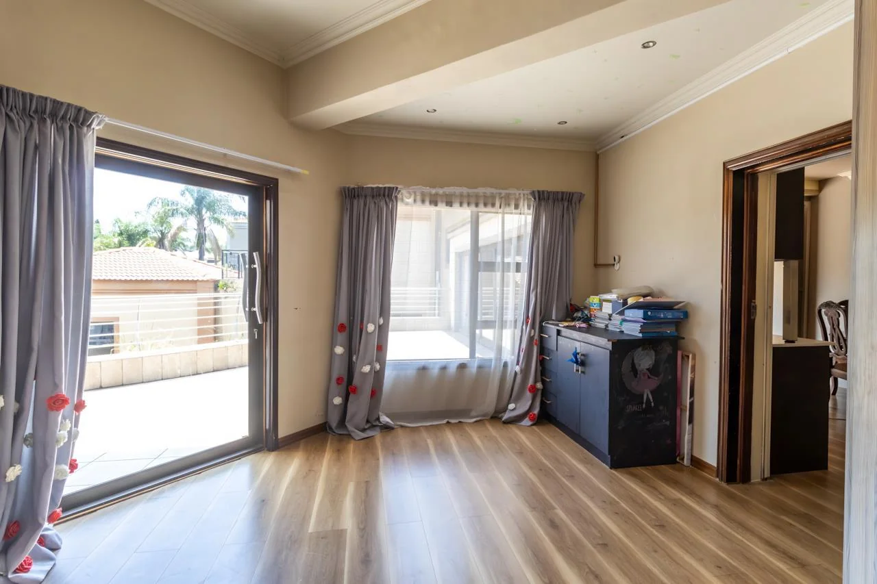 Grand 5-Bedroom Luxury Home in Blue Valley Golf Estate – Hotel-Inspired Living with Pool, Cinema & Pyjama Lounge