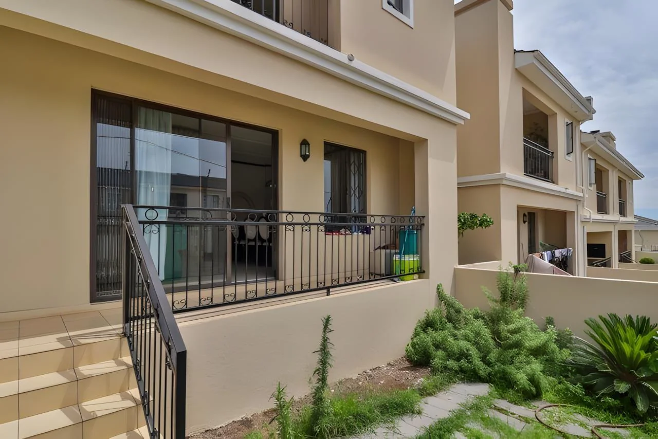 Spacious 3 Bedroom Modern House in Midrand Offering Secure Living and Gautrain Convenience