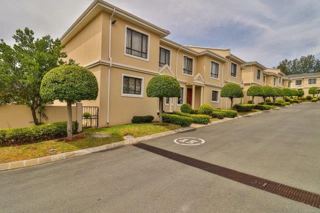 Spacious 3 Bedroom Modern House in Midrand Offering Secure Living and Gautrain Convenience