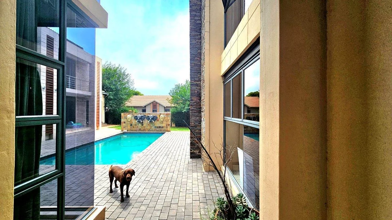 MIDLANDS GO-BIG-OR-STAY HOME RESIDENCE.