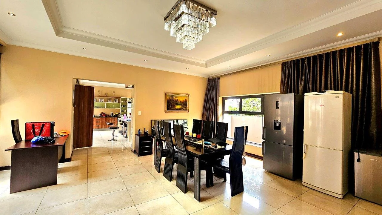 MIDLANDS GO-BIG-OR-STAY HOME RESIDENCE.