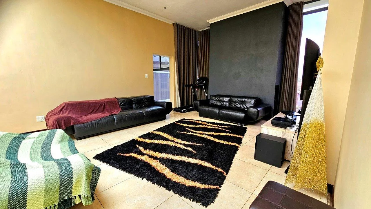 MIDLANDS GO-BIG-OR-STAY HOME RESIDENCE.