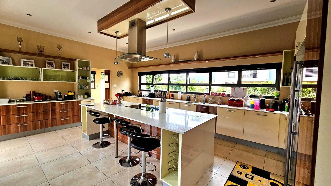 MIDLANDS GO-BIG-OR-STAY HOME RESIDENCE.