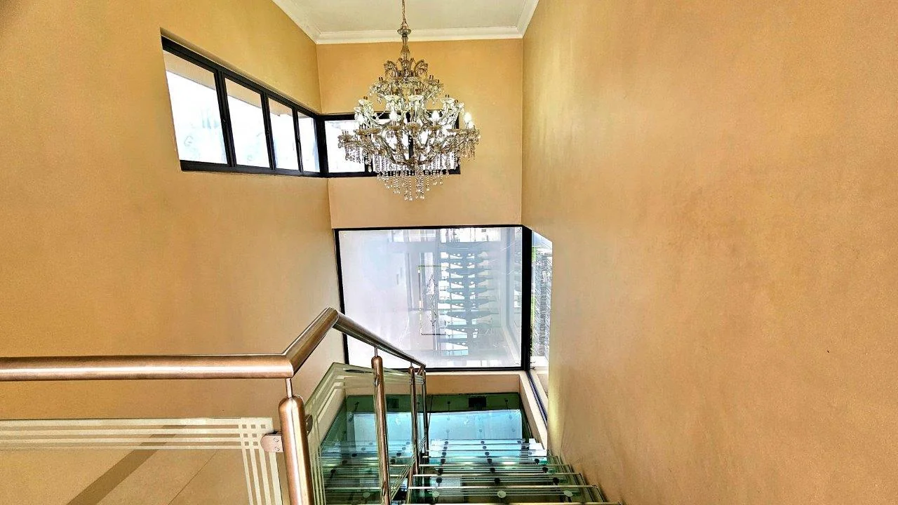 MIDLANDS GO-BIG-OR-STAY HOME RESIDENCE.